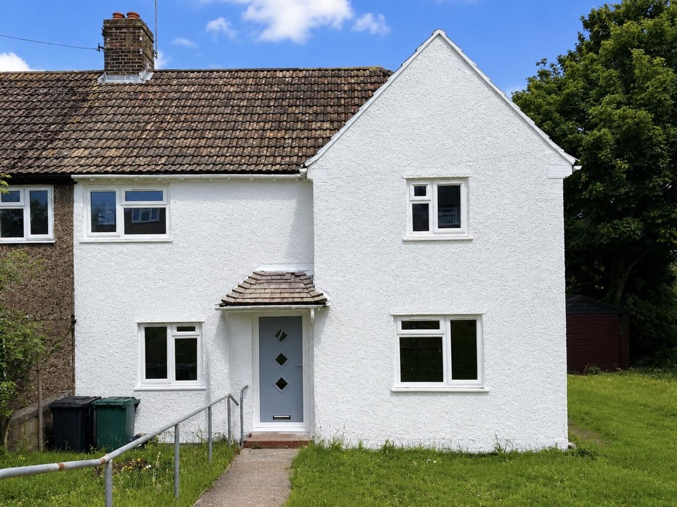 3 bed property in The Crescent, Brighton